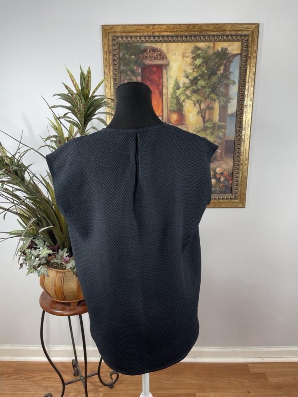 Sleeveless Blous